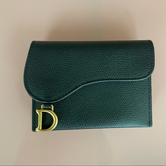 SADDLE FLAP CARD HOLDER - Picture 2 of 8